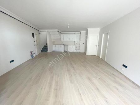 Emlak Dünyasından 63'ün Orada Satılık 2+2 165 M2 Sıfır Dubleks