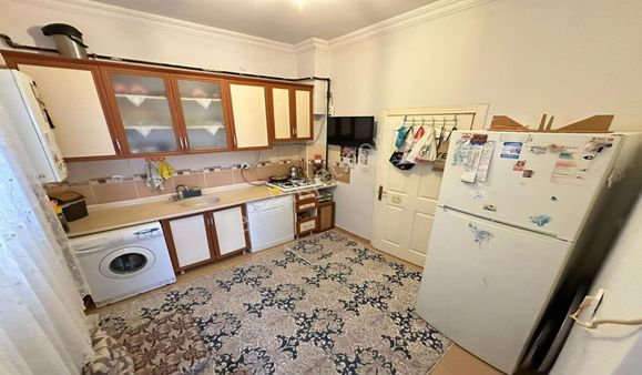 Yayla Cuma Pazarı Yakını Altında Daire Var Balkonlu Asansörlü