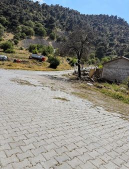 874 M2 Köy Merkezinde.tek Tapu.yol,su,elektrik Dibinde.