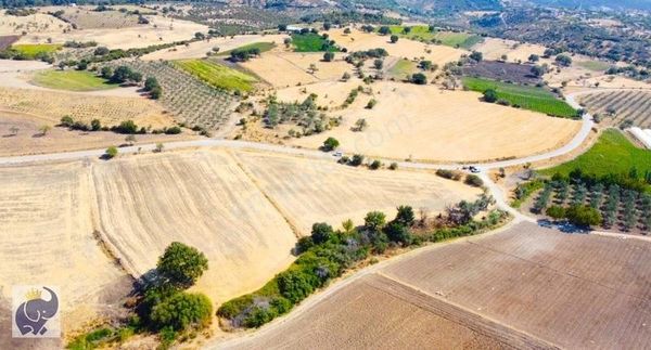 Çanakkale Civler Köyünde Yola Cepheli 13.500 M² Satılık Arazi