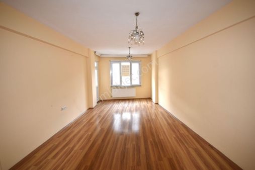 Nest Emlak'tan Kartaltepe Mh Cadde Üzeri 3+1 120m2 1.kat Daire