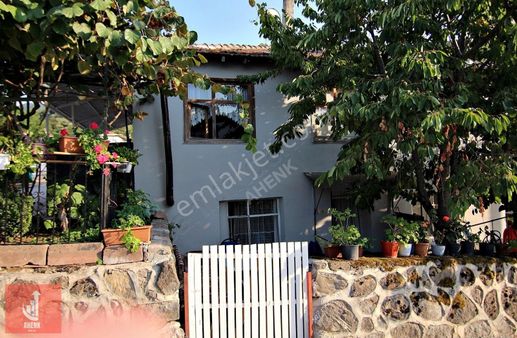 Kartepe'de Brüt 320 M² Müstakil Ev