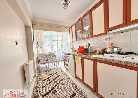 İmir Emlak Ofisinden Hicret Cami Yakını Masrafsız Katta 3+1 125m2