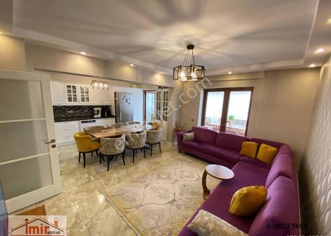 İmir Emlak'tan Özel Tasarım Güvenlikli Lüks Site Dairesi