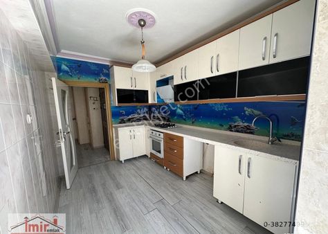 İmir Emlak'tan Merkezi Konumda 4+1 Ara Kat Satılık Daire