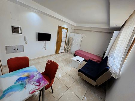 Üniversiteye Yakın Konumda Elektrik Su Dahil Eşyalı 1+0 Apart!