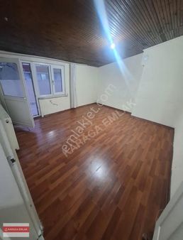 Barbaros'ta Kiralık 2+1 Çatı Katı Daire