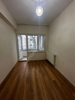 Ömür Evlerinde İci Temiz Kiralık Daire