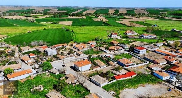 Üçer Emlak'tan Babaeski Nadırlı Köyünde 1.075 M2 Arsa Satılık