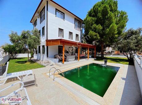 Denize Çok Yakın Kiralık 6+1 Eşyalı Ve Müstakil Havuzlu Villa