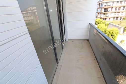 Çınarcık'ta Havuzlu Ve Güvenlikli Sitede Eşyalı Daire