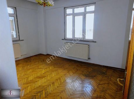 Bahçelievler Yenibosna Çobançeşme Mah.satılık 3+1 Daire