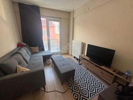 Anadolu Üniversitesi Eczacılık Fakültesi Yakını Ful Eşyalı Kombili 1+1 Temiz Daire