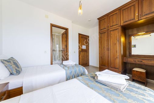 Kaş Kalkan'da Denize 100 Metre Havuzlu Ve Full Eşyalı 4+1 Villa