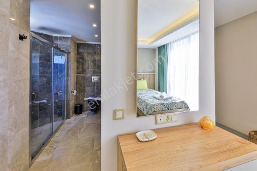 Kalkan’da Adalar Manzaralı Havuzlu Ve Eşyalı Satılık Ev