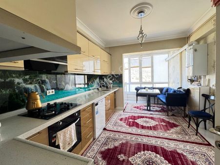 Karapürçek'te Eyüp Cami Mevki Ebeveyn Banyolu Full Yapılı 3+1 Ara Kat Satılık Daire !!