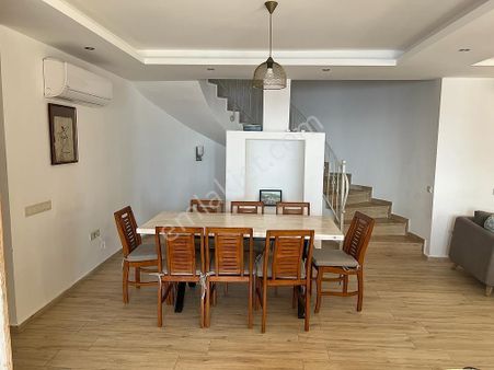 Kaş'ta Kısa Dönem Kiralamaya Uygun Deniz Manzaralı 4+1 Villa