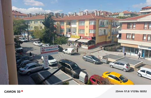 Şehitler Metro Durağında 3+1 Ön Cephe Cadde Üzeri Yapılı Kiralık