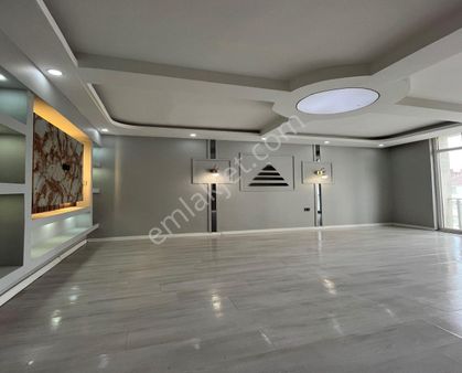 Bahçeşehir Lokasyonunda Satılık 2+1 Lüks Daire