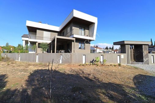 Döşemealtı Nebiler'de Doğayla İç İçe Eşyalı Müstakil Villa