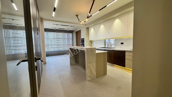 Yamaçtepe'de Yeni Nesil 4,5+1 305 M2 Ultra Lüks Satılık Daire !