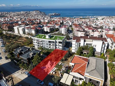 Kuşadası Ege Mahallesi’nde Trend Royal Siteleri Önünde Emsalsiz 601 M² Arsa