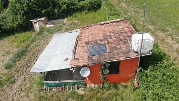Oylat Yolu Üzerinde 40m2 Ruhsatlı Ev+dam Tel Örgülü Harika Nokta