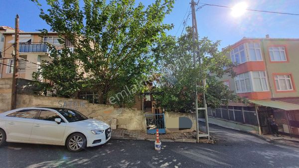 Esenkent'de 255 M² Arsa Üzerine Net 100 M² Müstakil Bahçeli 2+1