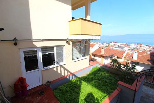 Gemlik Kurşunlu'da Panoramik Deniz Manzaralı Tripleks Villa
