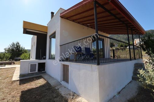 Antalya Korkuteli'nde Doğa İle İç İçe Müstakil Yazlık Ev