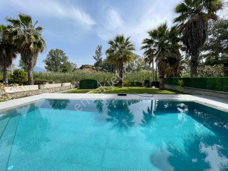 Fethiye'de Çalış Plajı’na Yakın 4+1 Havuzlu Kompakt Villa