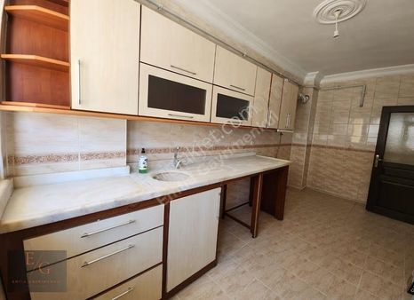 Emtia'dan Fırat Mah. Devlet Hastahanesi Yanı 3+1 Arakat Daire