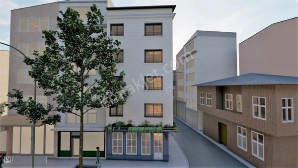 Beyoğlu'nda Sahile 200 Metre Mesafede Önü Açık 5 Katlı Bina