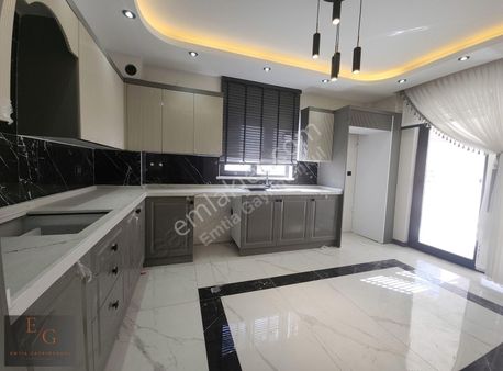 Emtia'dan Yukarı Çöşnükte 3+1 Sıfır Ara Kat Satılık Daire