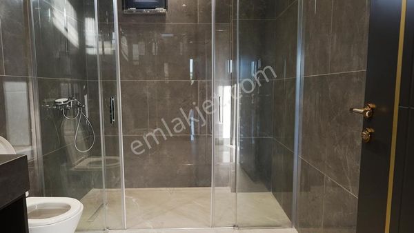 İstanbul Arnavutköy'de Bahçeli Ve Otoparklı Dubleks Villa