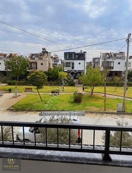 Dikili Cumhuriyet Mahallesinde Masrafsız Müstakil Trıblex Daire