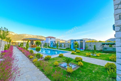 Kaş Kalkan'da 1876 M Arsa İçerisinde Eşyalı 2+1 Müstakil Ev