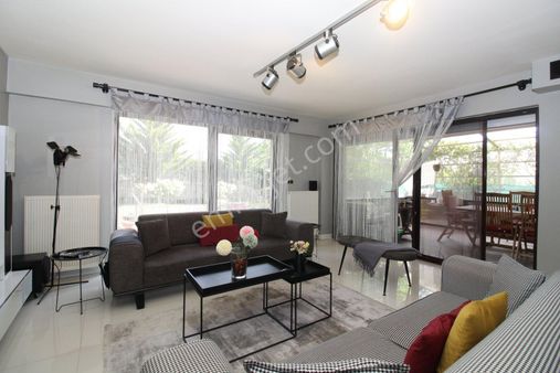 Ankara Çayyolu'nda Müstakil Bahçeli Geniş Ve Şık Villa