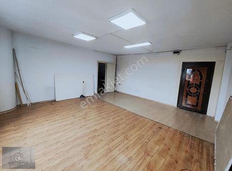 Sulyapıdan Güneşli Meydanda Tabela Değeri Yüksek Kiralık Ofis