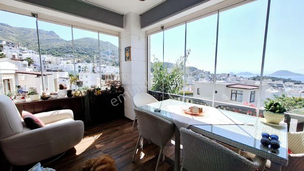 Havuzlu Sitede Deniz Manzaralı Daire - Turgutreis