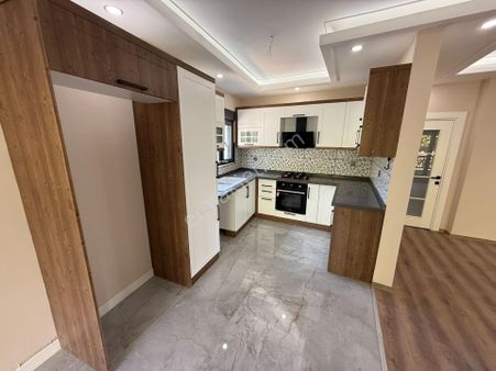 ▄▄jet Emlaktan Akçay'da Konforun Ve Şıklığın Buluştuğu 4+1 Villa