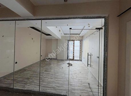 Öz Ay Emlaktan Satılık Beylerbeyi Plazda Ofis