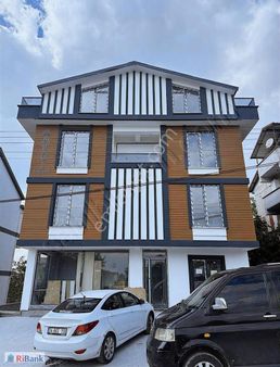 Yeşilyurt Mahallesinde E.banyolu 2+1, 105 M2 Çatı Dubleks Daire