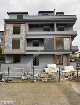 Başiskele Yeşilyurt Mah Merkezi Lokasyon 2+1,85m2 Zeminkat Daire