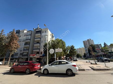 Kenanevren Bulvar Üzeri İçi Yapılı 3+1 Satılık Daire