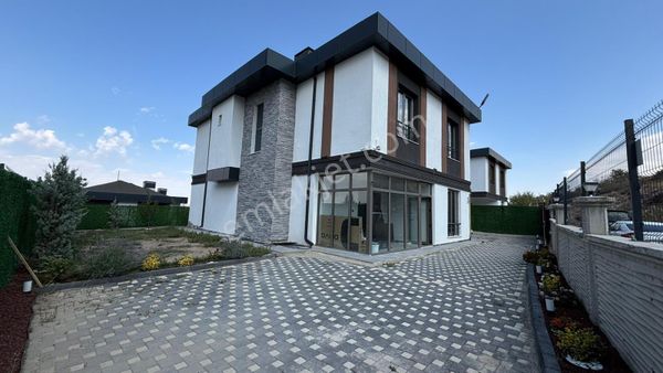 Becen Mahallesi Satılık Sıfır Eşyalı 5+1 Villa