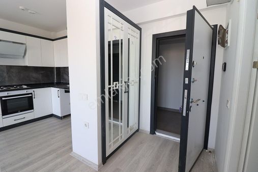 Mersin Tömük'te Havuzlu Sitede 1+1 Kiralık Daire