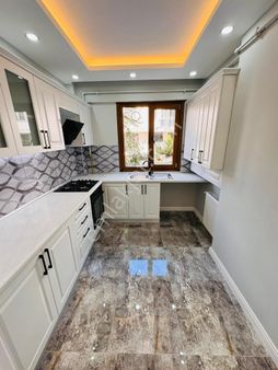 Kaçmaz'dan Çınarda 3+1 Balkonlu Asansörlü Lüx Ön 1.kat