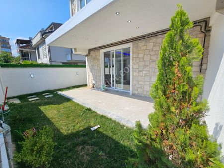 3+1 Merkezi Konumda, Ön Cephe Yerden Isıtmalı Satılık Villa