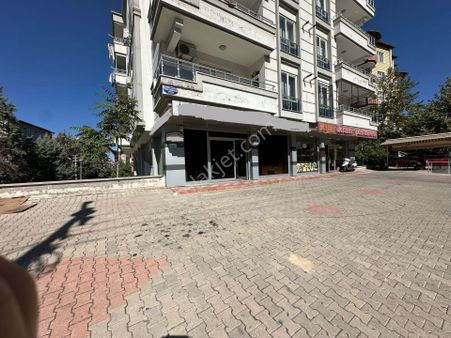 Mesken Emlakdan Cumhuriyet Ana Cadde Üzeri Kemal Bayındır Hst Cv